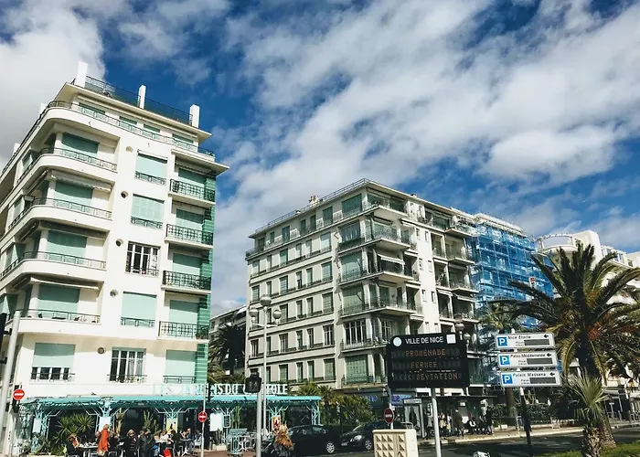 Nice Beach - Promenade Des Anglais